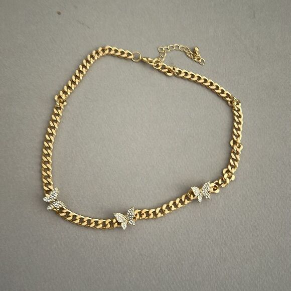 Elegant Gold Butterfly Choker Necklace A1322 - Picture 2 of 3